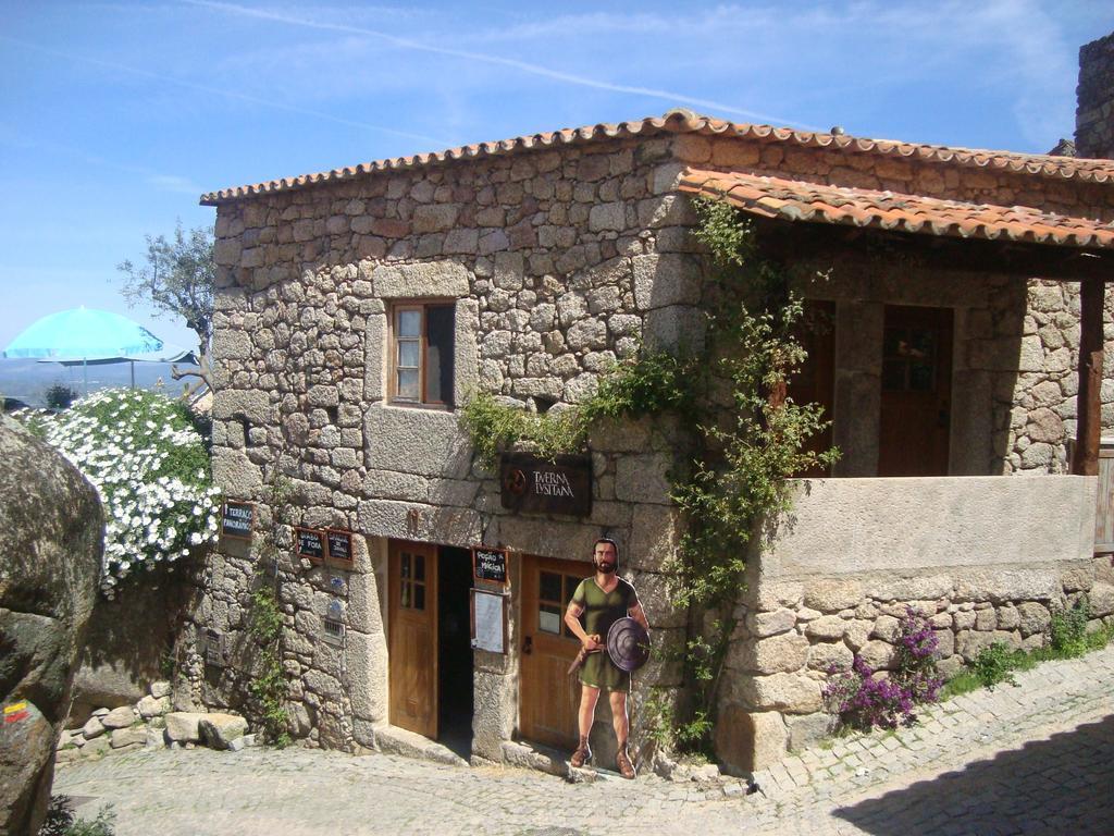 Taverna Lusitana Hotel Monsanto Exterior foto