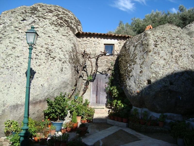 Taverna Lusitana Hotel Monsanto Exterior foto